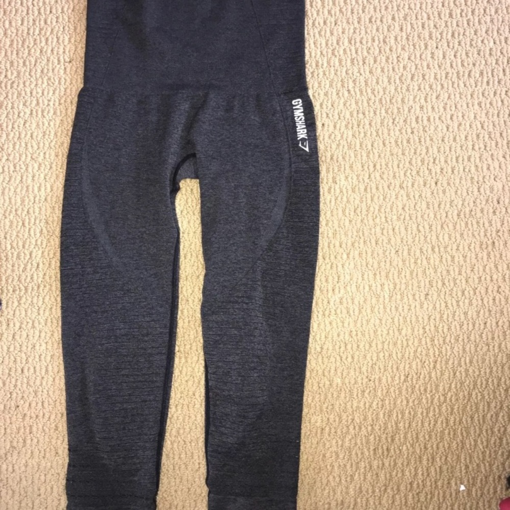 SOLD!!! Gymshark cropped seamless leggings
